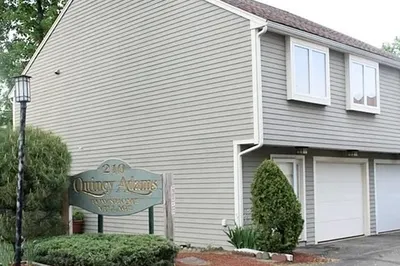 210 Centre St #14 1