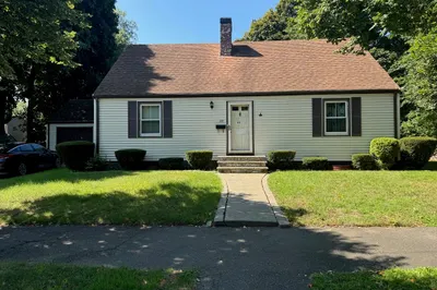 12 Standish Rd