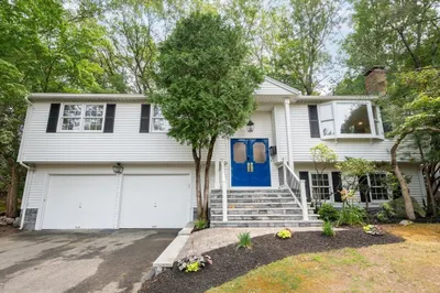 10 Pinewood Circle
