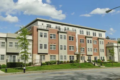 321 Hammond Pond Pkwy #202