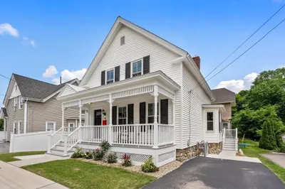 16 Devens St 1