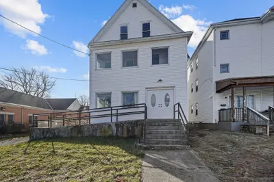 168 N Main St 1