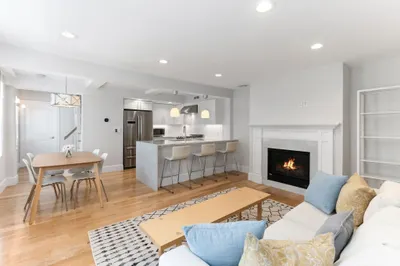 327-329 Hurley St #2 1