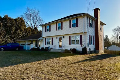 19 Dorwin Dr 1