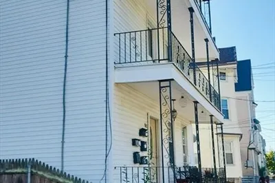 82 Crapo St Unit 4 St #4