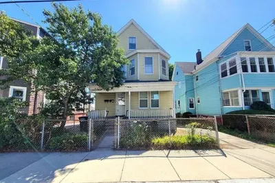 32 Claremon St #1