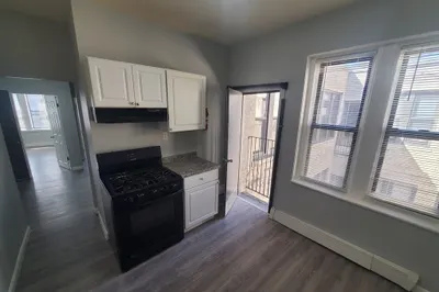 14 Abbottsford St #8