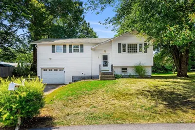 25 Yale Dr 1