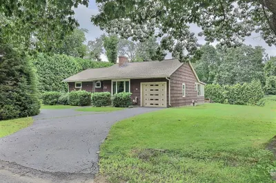 330 Holllis Road 1