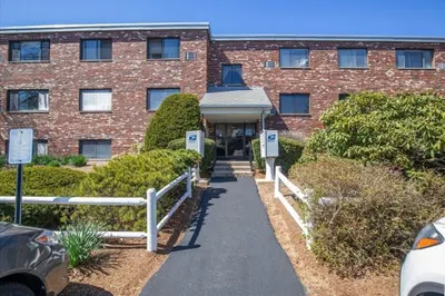 65 Milliken Ave #24