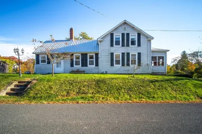 11 Burrows Turnpike Rd