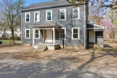 145 Acorn St 1