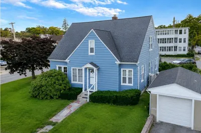 208 Woodland St 1