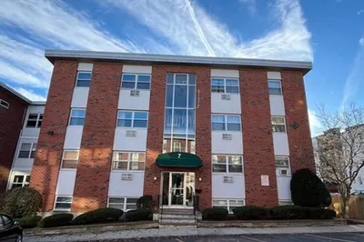 7 Commonwealth Ct #16