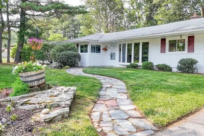 49 Barry Rd 1