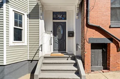 372 Silver St 1