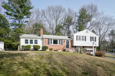 8 Arnold Drive 1