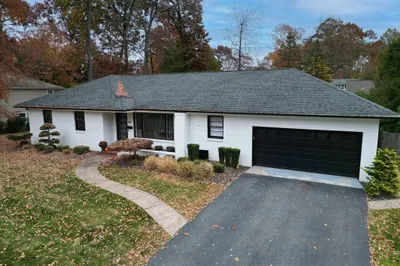 207 Lynnwood Drive 1