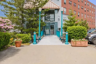 750 Davol St #822 1