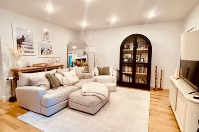 74 Everett St #1