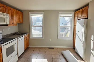 284 School St #1