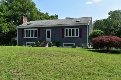 77 Pleasant St