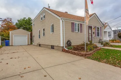 120 Maplecrest Dr
