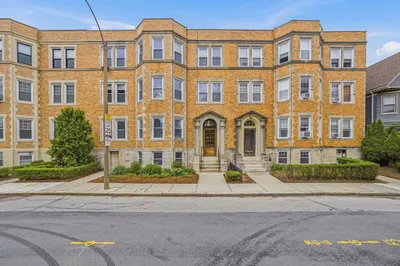 134 Pleasant St #1 1