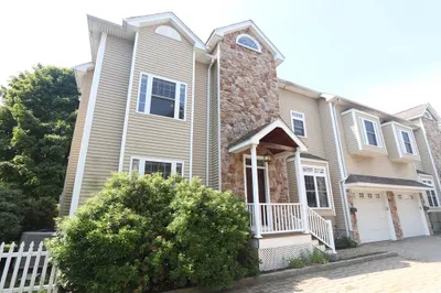 61 Baker St #61