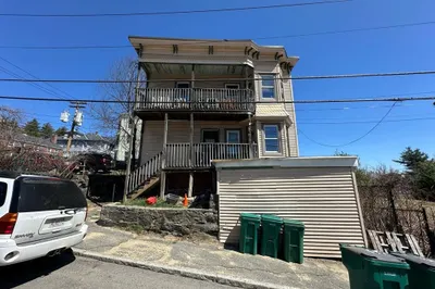 8 Sheldon St