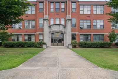90 Mckinstry Ave #221 1