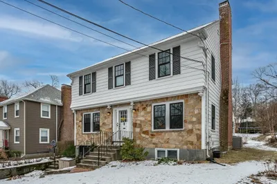 40 Waldorf Rd