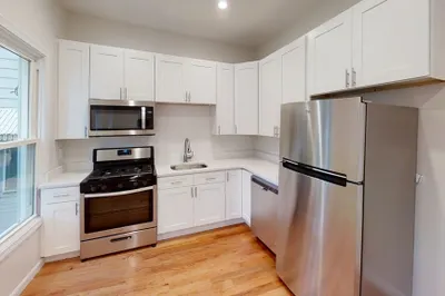 130 Putnam St #2