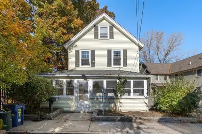 7 Larch Place
