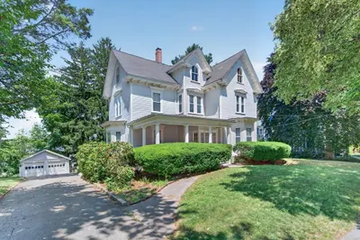 81 Child St 1