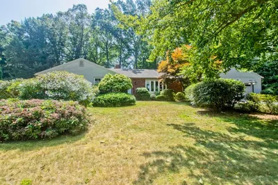 389 Inverness Ln 1