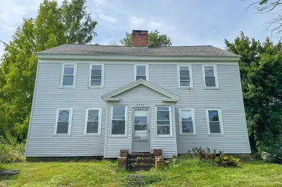 2496 Pleasant St 1