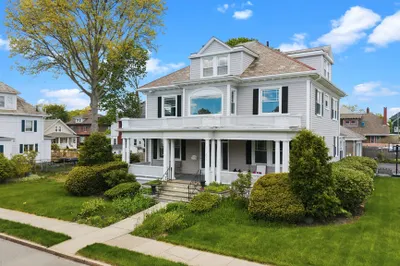 293 Hawthorn St 1