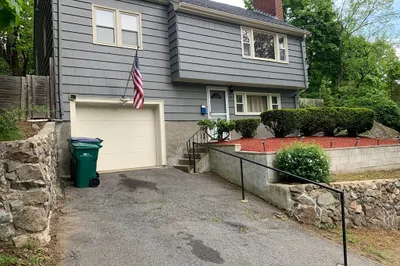 25 Moon Rd 1