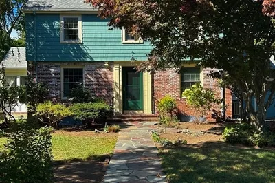 73 Woodlawn Ave