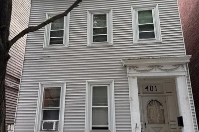 401 W 4th St 1