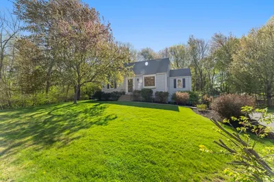 65 Meadow Brook Rd 1