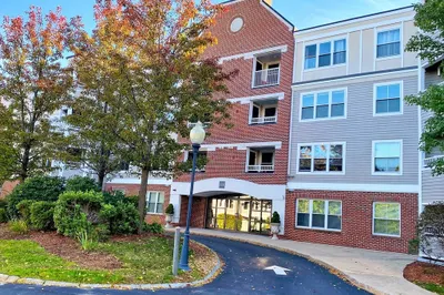 318 Rindge Ave #405