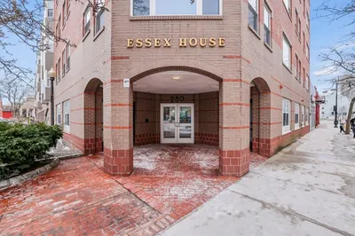 289 Essex Street #202
