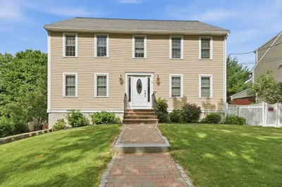 11 Amesbury Avenue