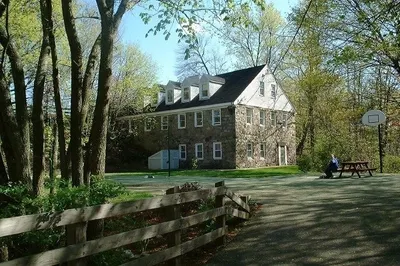 146 Main St #3 1