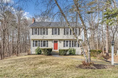 6 Cobblestone Dr 1