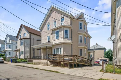 82 Snell St 1