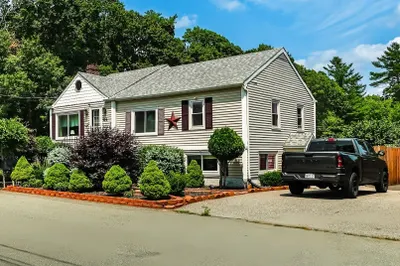 134 Bismark St 1