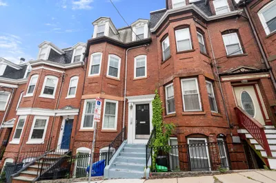 8 Pacific St #2